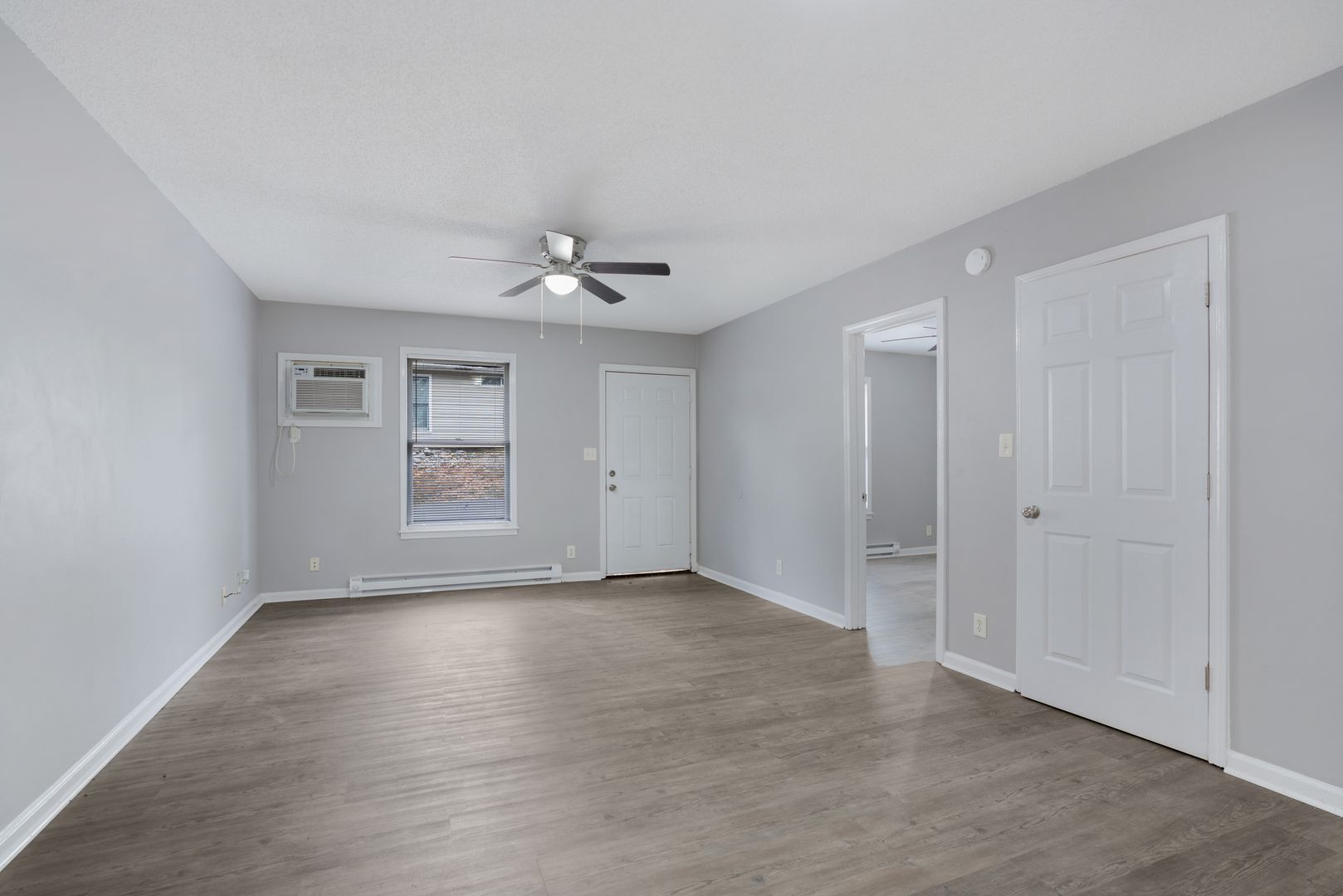 Building Photo - 185 Oak St