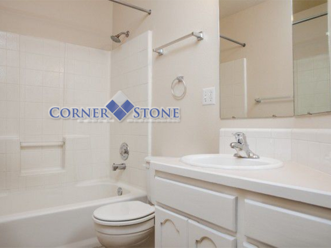 Building Photo - 12128 W Emerson Dr