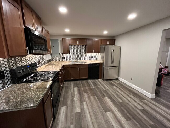 Building Photo - 5645 Botkins Rd