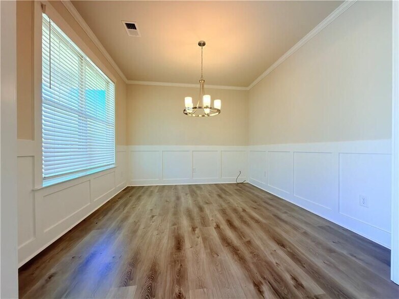 Building Photo - 470 Hellen Vly Dr