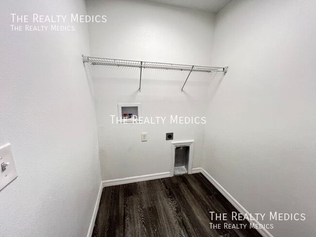 Building Photo - 125 Fisher Ct