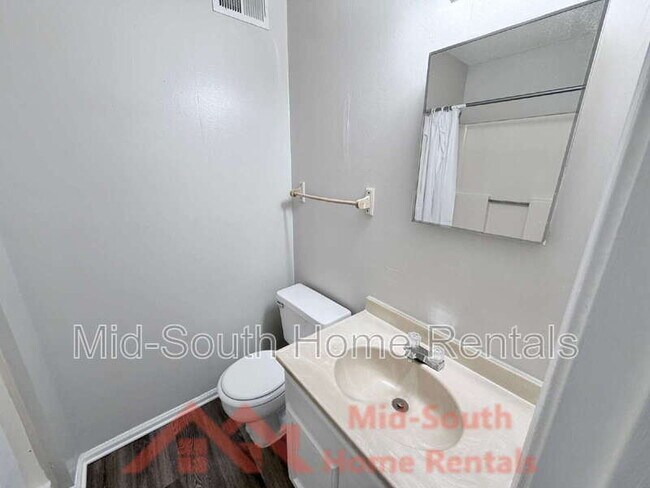 Building Photo - 3829 Walsingham Dr