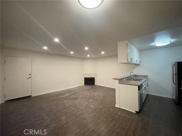 Building Photo - 5400 Radford Ave