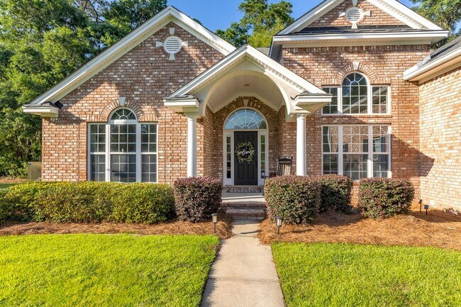 Building Photo - Gorgeously Updated 4 Bed/3.5 Bath in Tranquilla Hall - Buckhead
