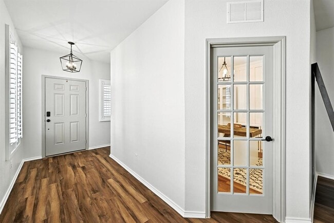 Building Photo - 126 Silktassel Way