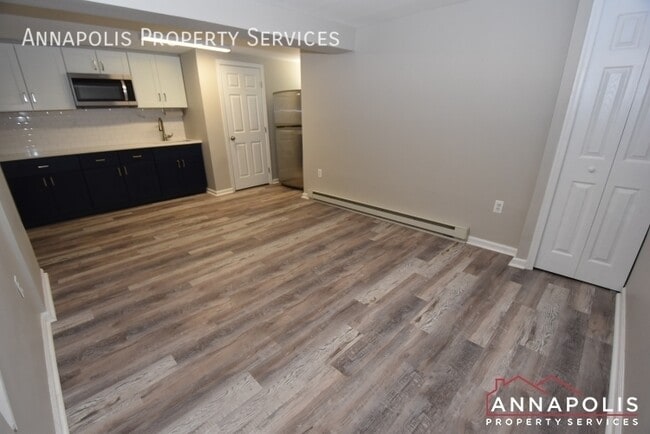 Building Photo - 1011 Hyde Park Dr