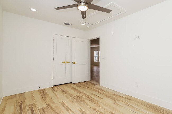 Building Photo - 120 E Magnolia Ave