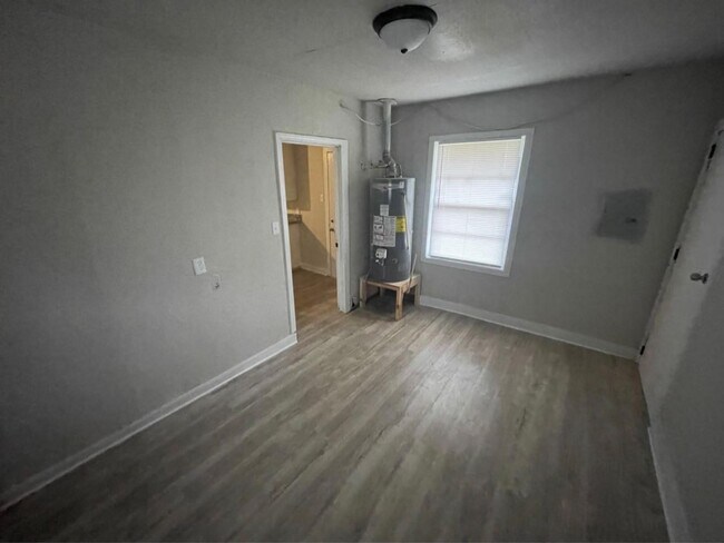 Building Photo - 5229 Rue St