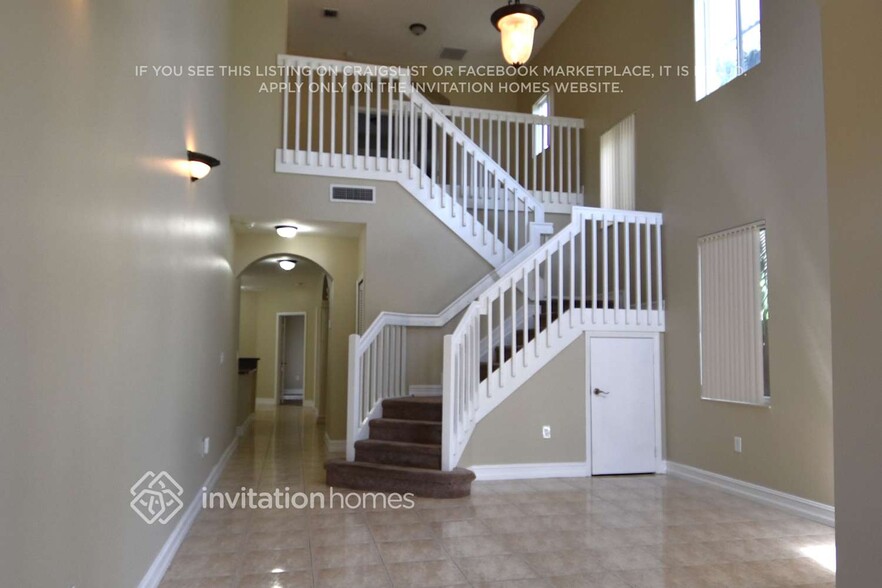 Building Photo - 15533 SW 13th Terrace