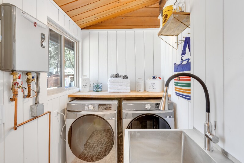 Building Photo - 21593 Crystal Falls Dr