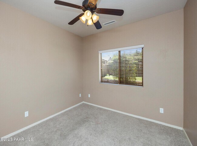 Building Photo - 5638 N Ardmore Ave