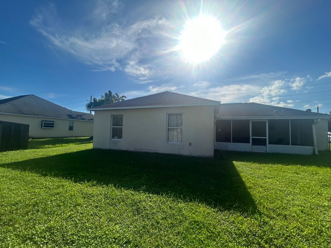 Building Photo - 2349 SW Barber Ln