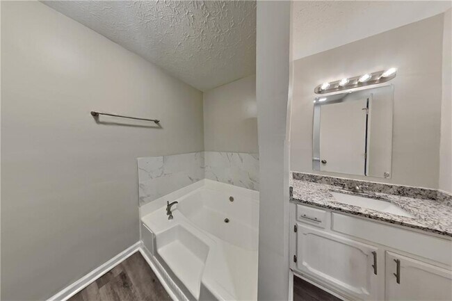 Building Photo - 4730 Spring Gate Dr