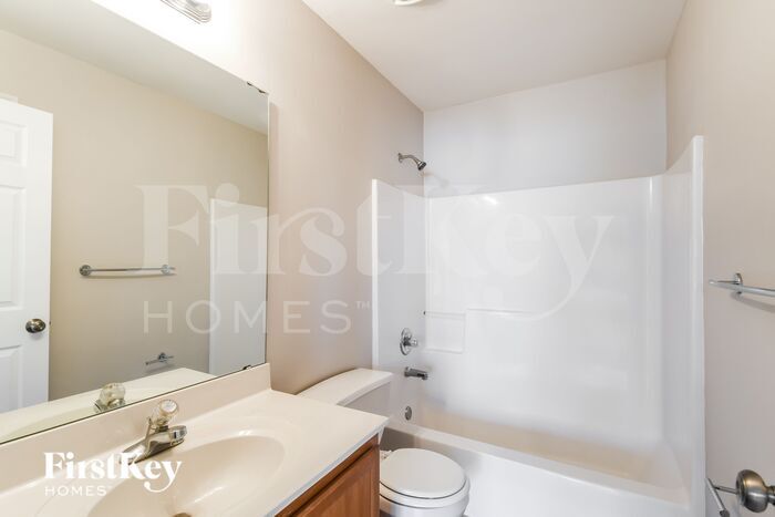 Building Photo - 106 Stewart Springs Dr