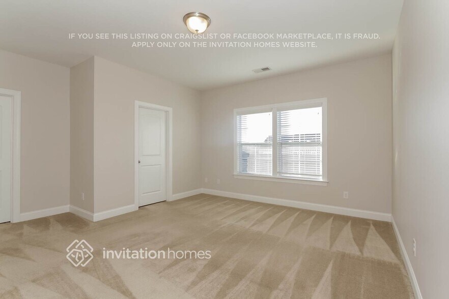 Building Photo - 2516 Gallery Drive