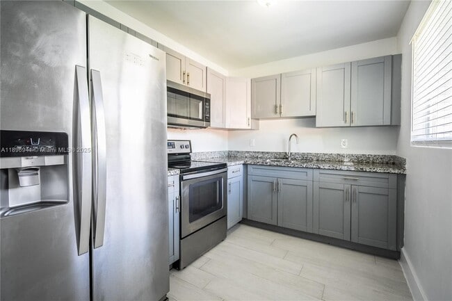 Building Photo - 465 NE 59th St