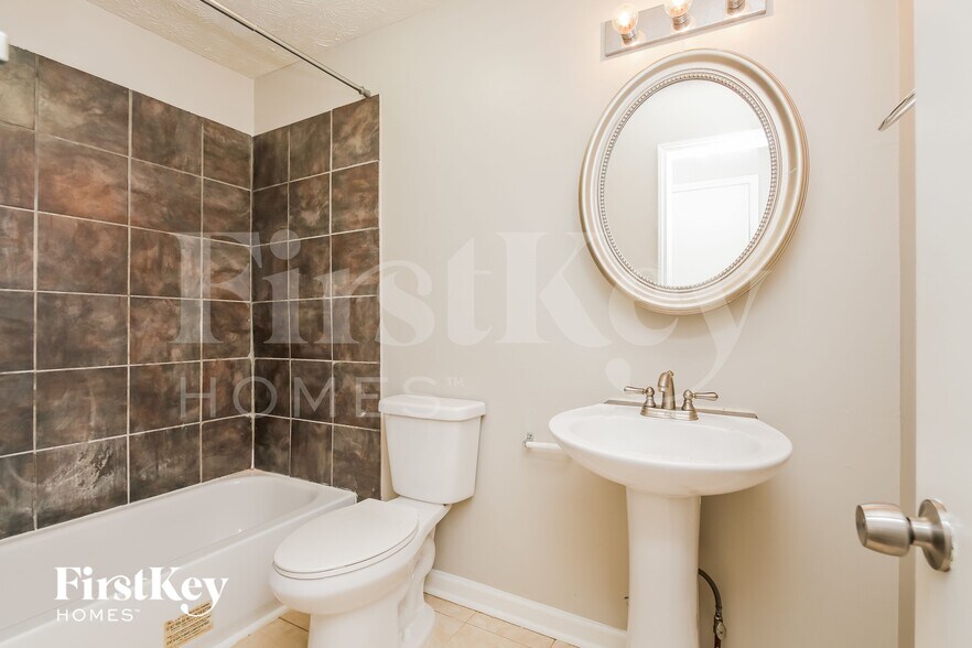 Building Photo - 2475 Smith Ave SW