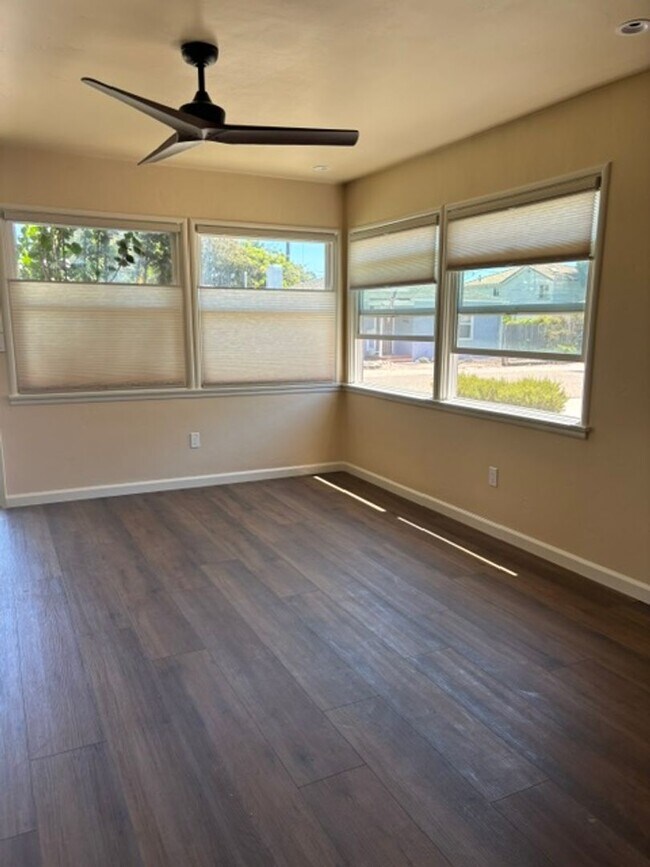 Building Photo - 314 Castaic Ave