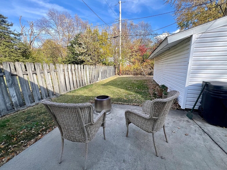 Building Photo - 1012 Scottsdale Dr