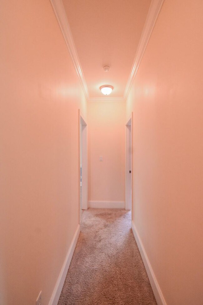 Building Photo - 4 Bedroom 2.5 Bathroom- Small Dogs Considered