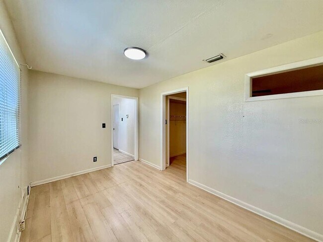 Building Photo - 804 E 127th Ave