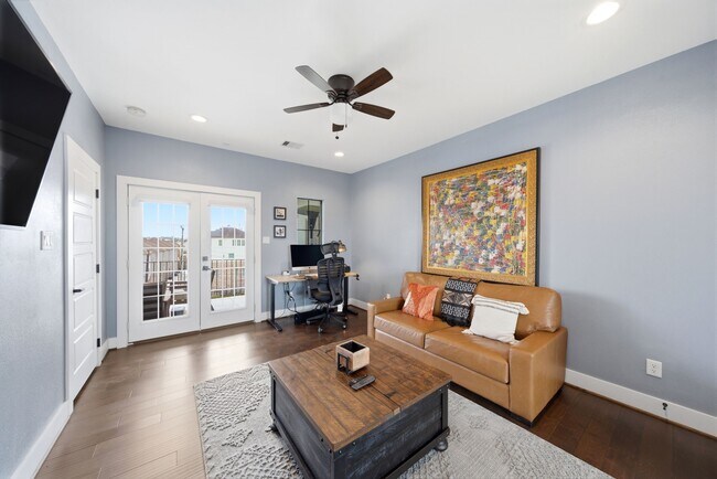 Building Photo - 4306 Center St