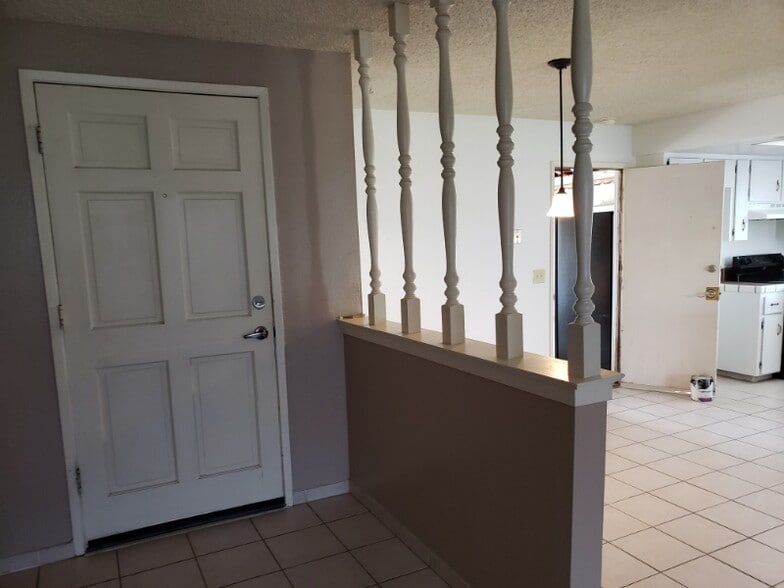 Building Photo - 1477 Hampton Way