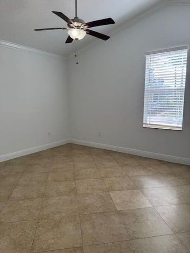 Building Photo - 3201 John's Pl