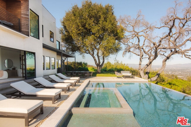 Building Photo - 13331 Mulholland Dr