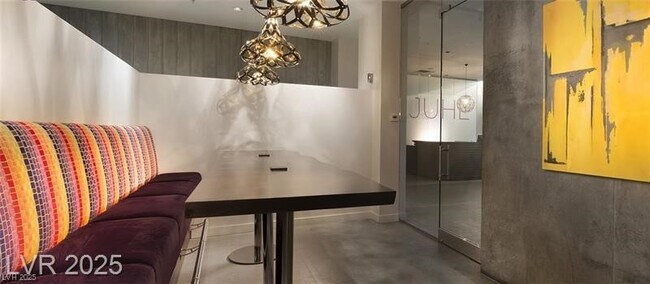 Building Photo - 353 E Bonneville Ave