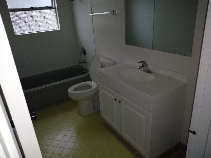 Building Photo - 1747 S Hanford St