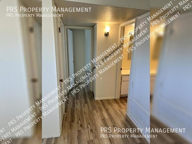 Building Photo - 2652 E Oakleaf Dr