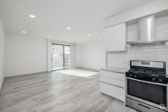 Interior Photo - 941 Fedora St