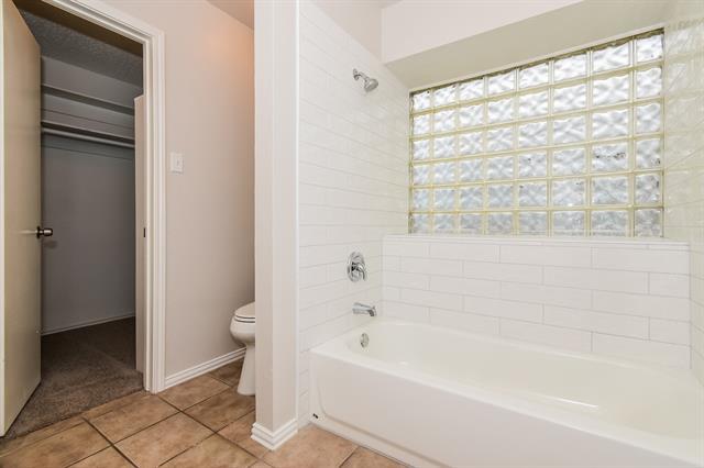 Building Photo - 3613 Dorchester Dr