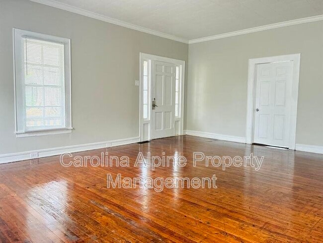 Building Photo - 721 S Church St