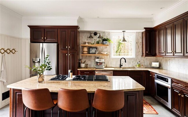 Building Photo - 2270 Emerald Dr