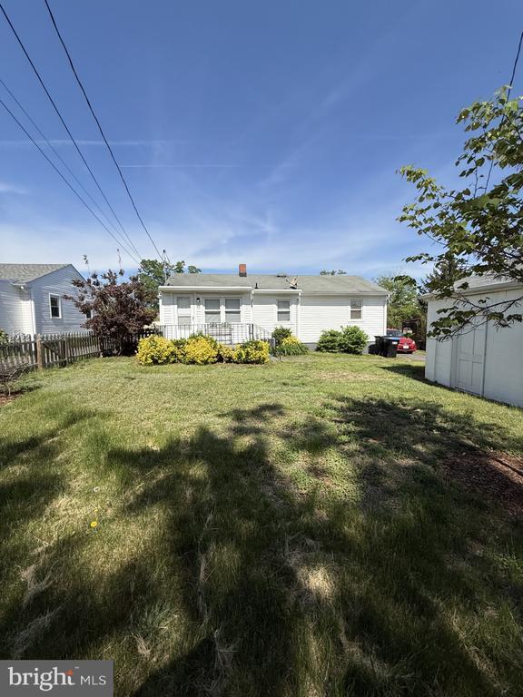 Building Photo - 458 Hanson Ave