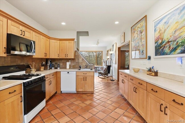 Building Photo - 1 Branch St