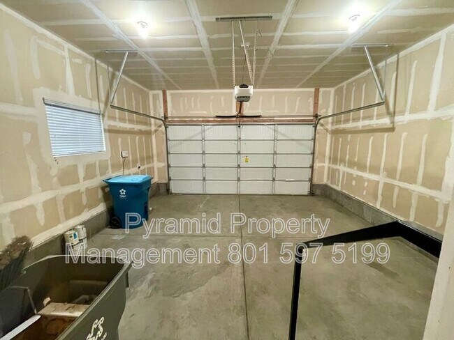 Building Photo - 836 E 340 S