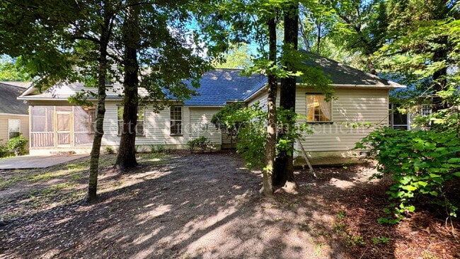Building Photo - 8854 Plantation Landing Dr