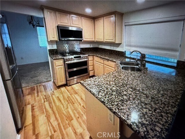 Building Photo - 44256 Sundell Ave