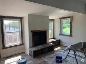 Building Photo - Country living at its finest!