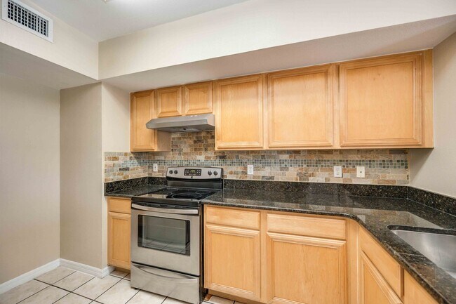 Building Photo - 2/2 condo at the Villagio becoming availab...