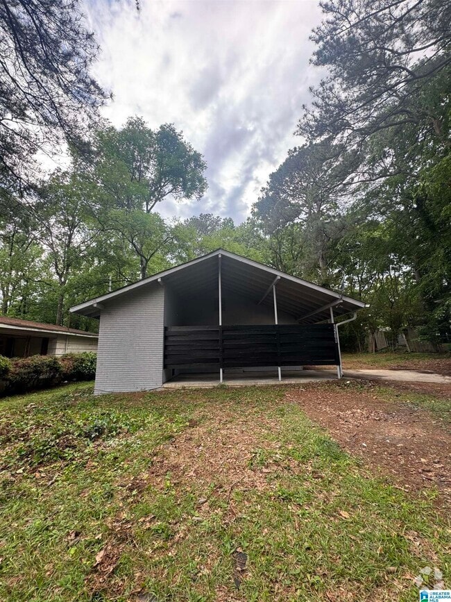 Building Photo - 1208 Oakwood St