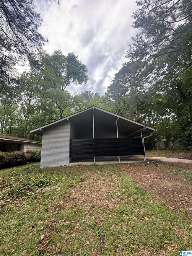 Primary Photo - 1208 Oakwood St
