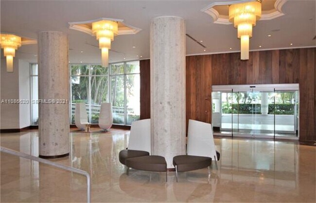 Building Photo - 5151 Collins Ave