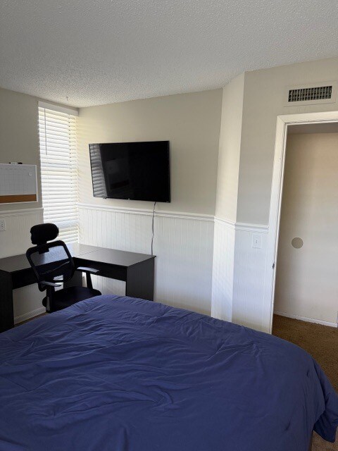 Building Photo - 972 Seabreeze Ave