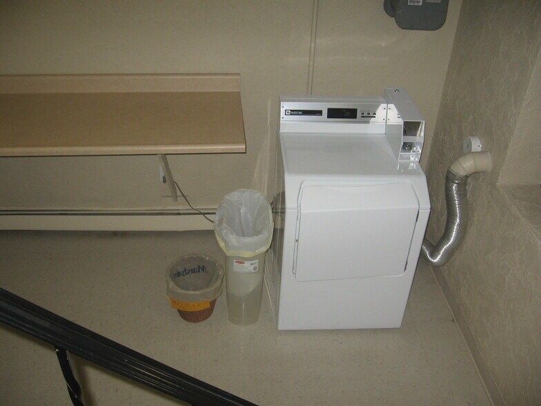 Laundry - 65 Woodlawn Ave