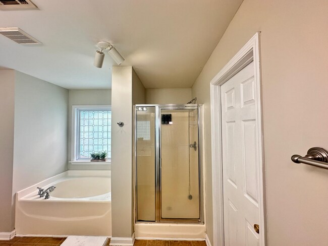Building Photo - 175 Mill Creek Dr