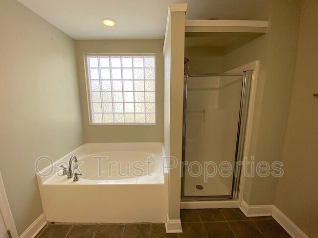 Building Photo - 8968 N Red Maple Cir